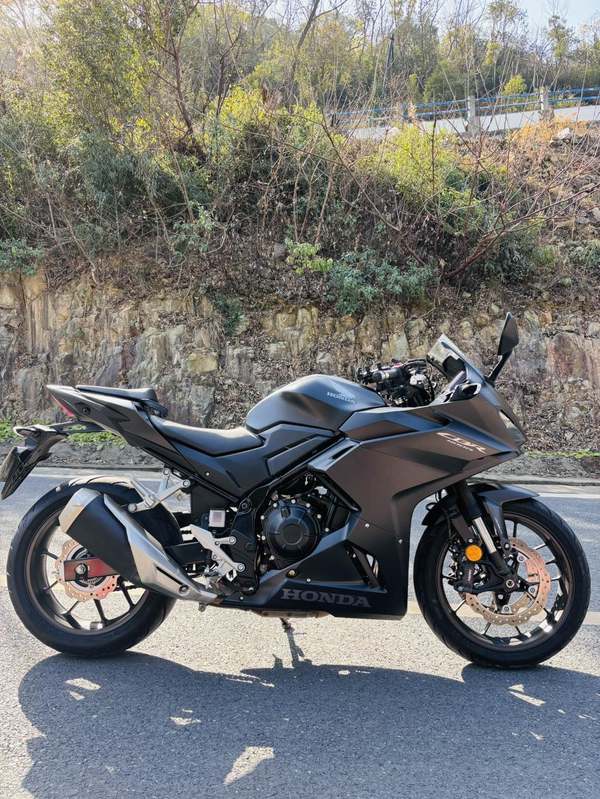二手本田CBR400R