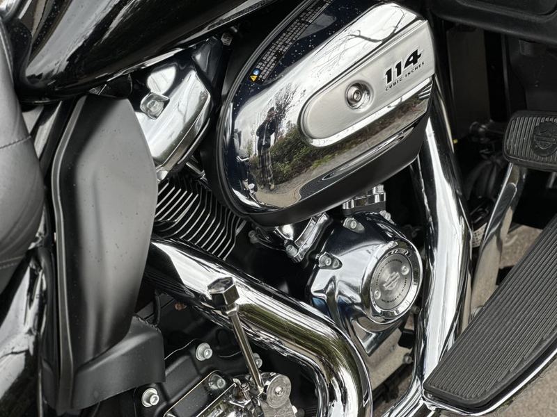 二手哈雷戴维森旗舰滑翔  Limited