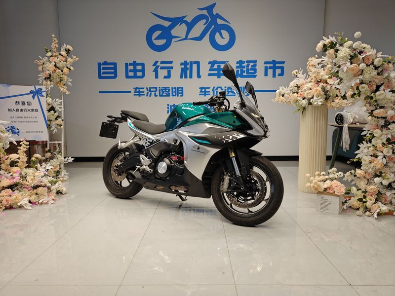 二手贝纳利龙卷风 Tornado 552R