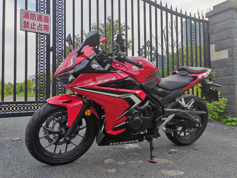 二手本田CBR400R