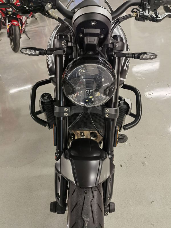 二手凯旋Trident 660