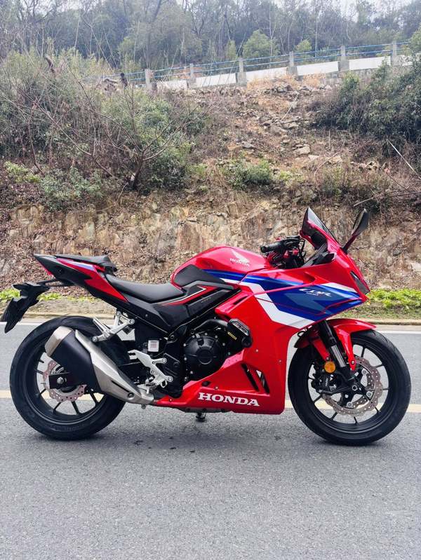 二手本田CBR400R