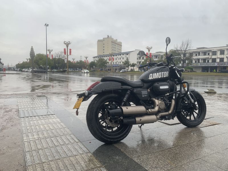 二手QJMOTOR闪300