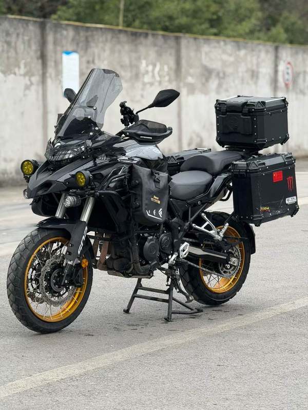 二手贝纳利金鹏 TRK502