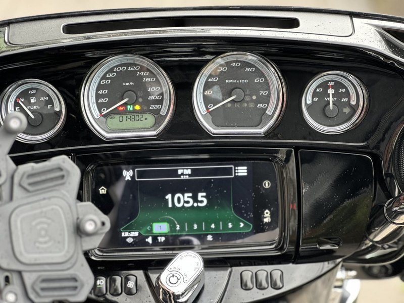 二手哈雷戴维森旗舰滑翔  Limited