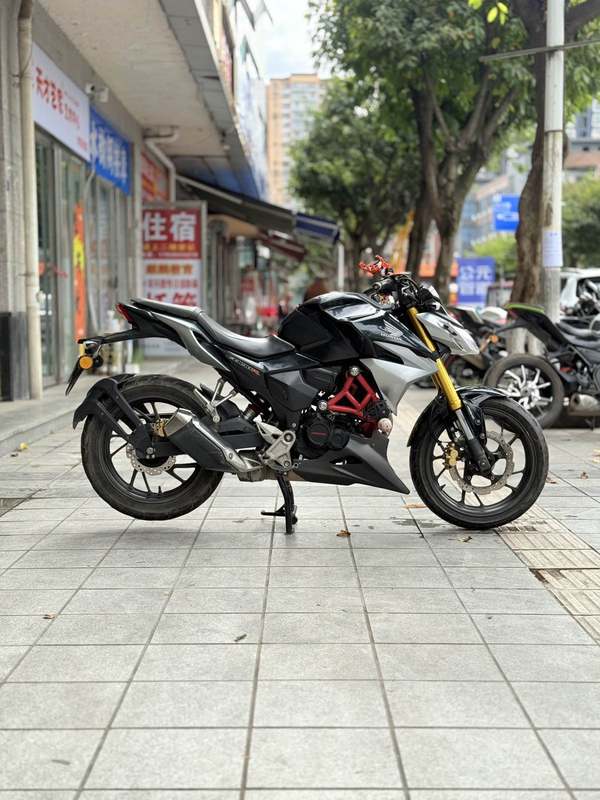 二手五羊本田CB190R 暴锋眼