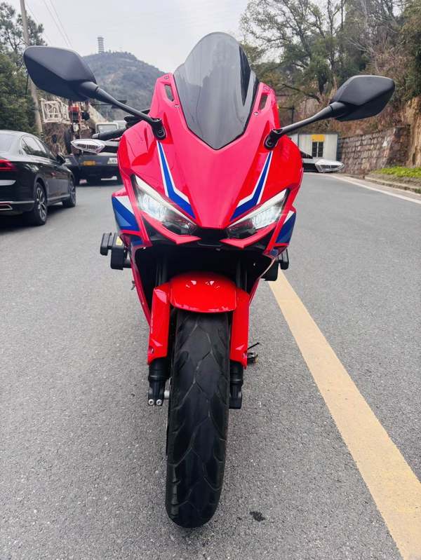 二手本田CBR400R