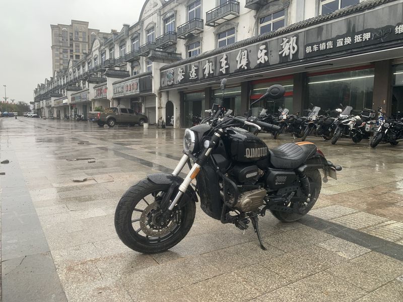 二手QJMOTOR闪300