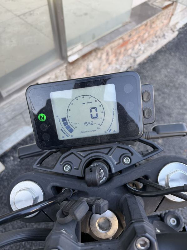 二手贝纳利幼狮 Leoncino 250