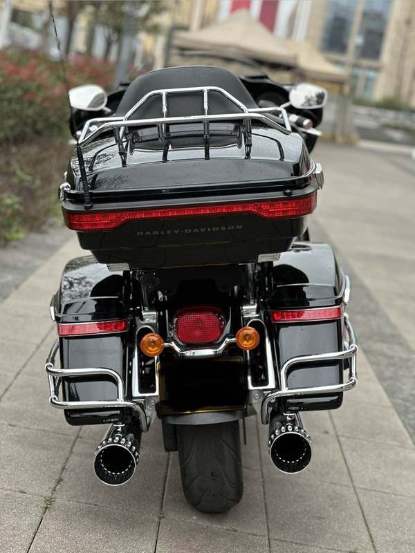 二手哈雷戴维森旗舰滑翔  Limited