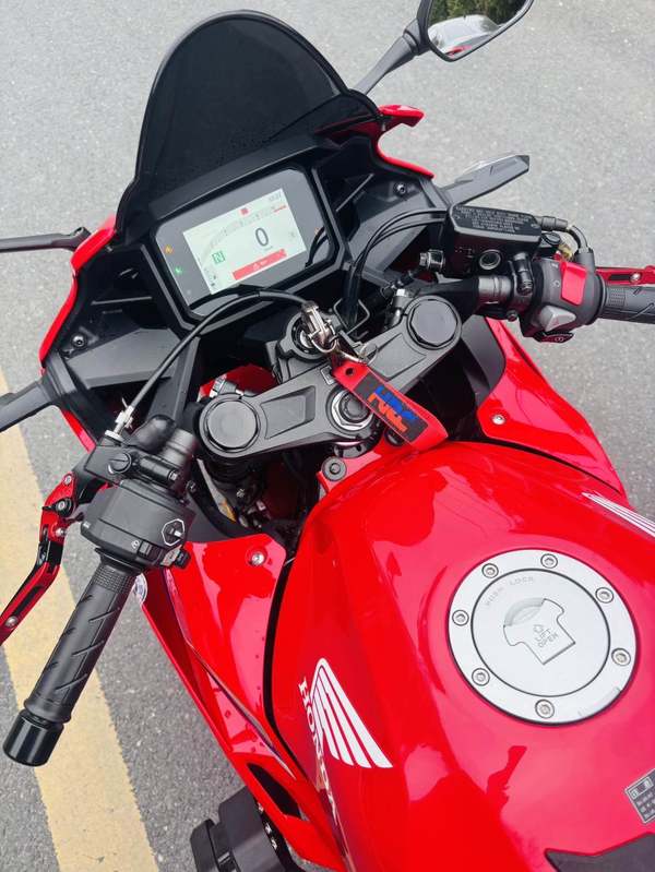 二手本田CBR400R
