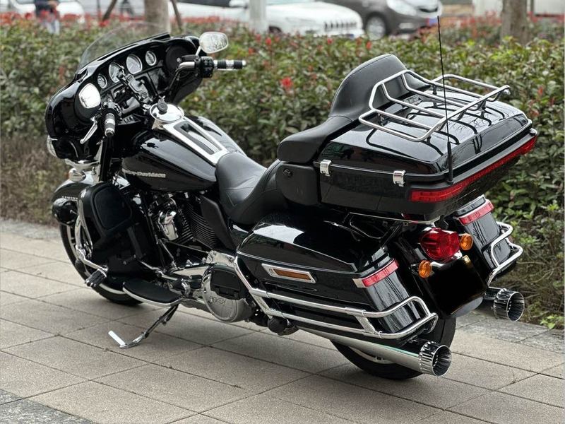 二手哈雷戴维森旗舰滑翔  Limited