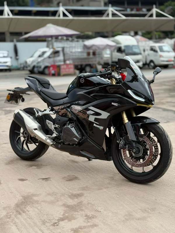 二手贝纳利龙卷风 Tornado 402R