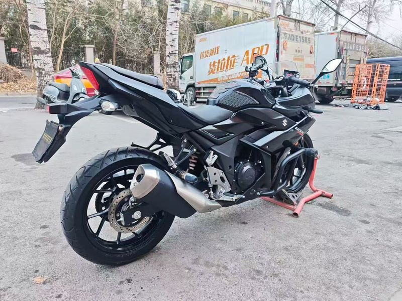 二手豪爵铃木GSX250R