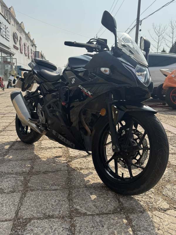 二手豪爵铃木GSX250R
