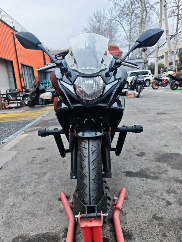 二手豪爵铃木GSX250R