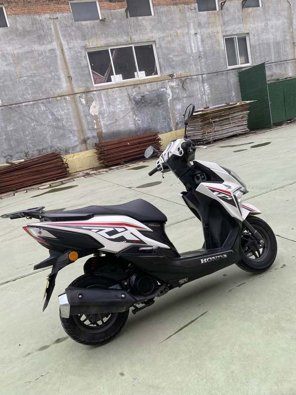 二手新大洲本田裂行 RX125Fi