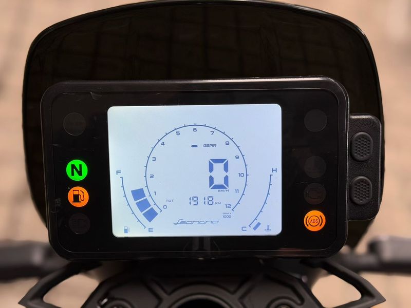 二手贝纳利幼狮 Leoncino 150