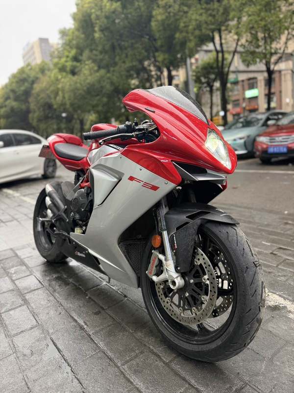 二手奥古斯塔F3 800