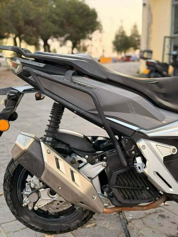 二手布雷斯通极宙 ADV150