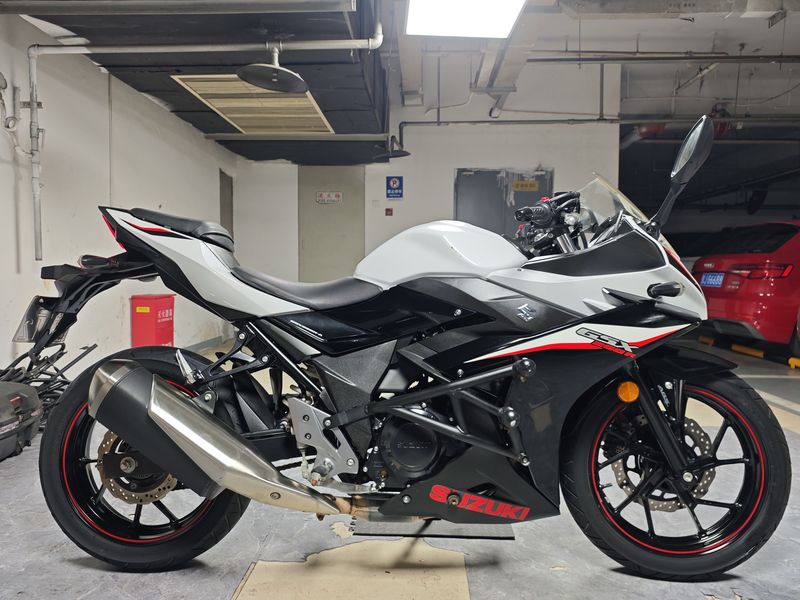 二手豪爵铃木GSX250R