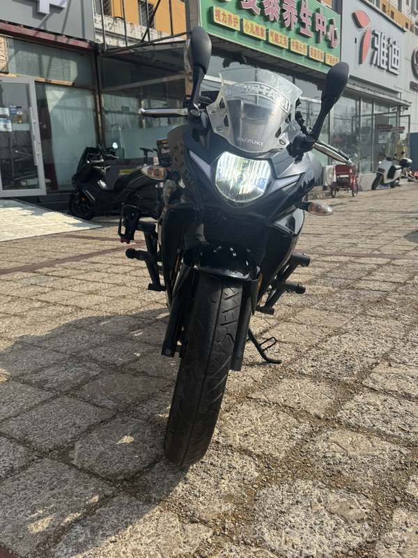 二手豪爵铃木GSX250R