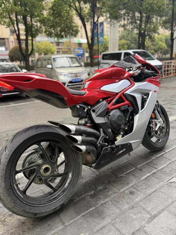 二手奥古斯塔F3 800