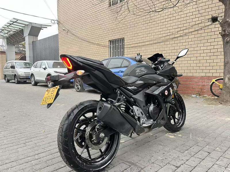 二手豪爵铃木GSX250R