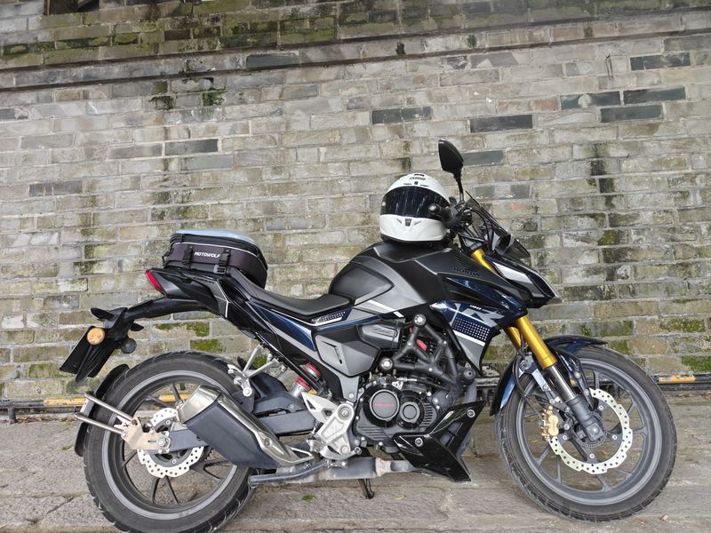 二手五羊本田CB190R 暴锋眼