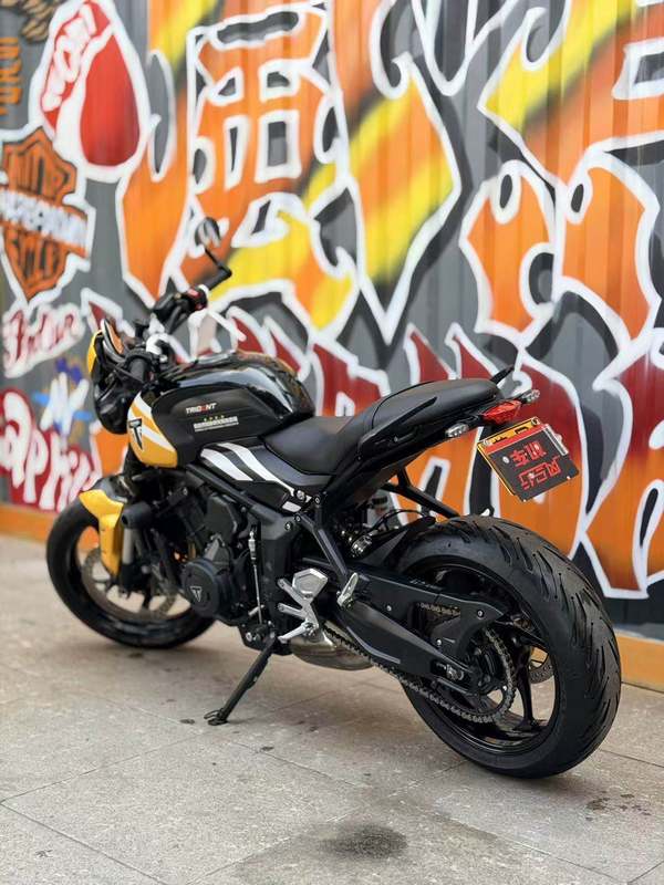 二手凯旋Trident 660