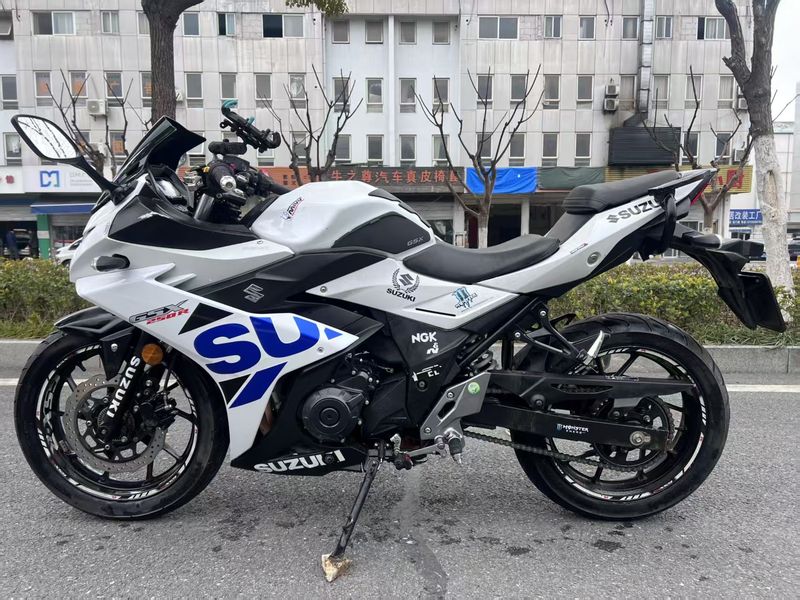 二手豪爵铃木GSX250R
