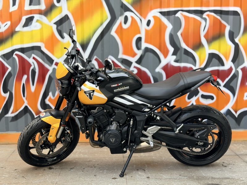 二手凯旋Trident 660