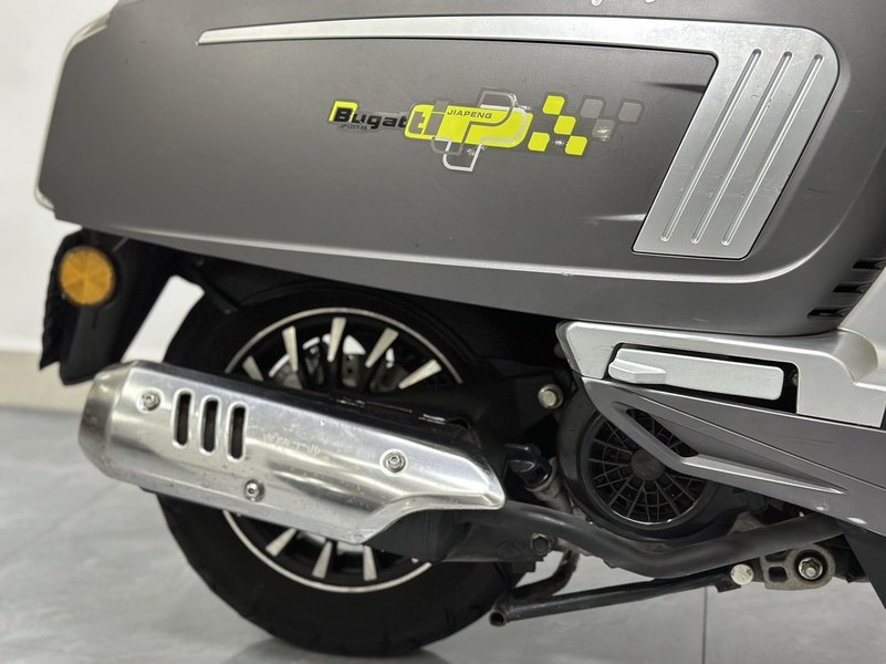 二手嘉鹏布加迪