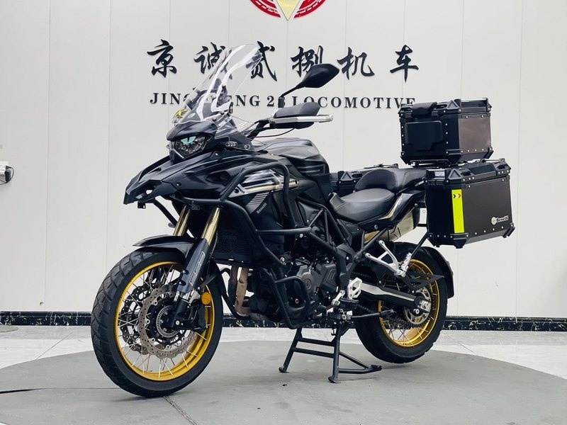 二手贝纳利TRK552