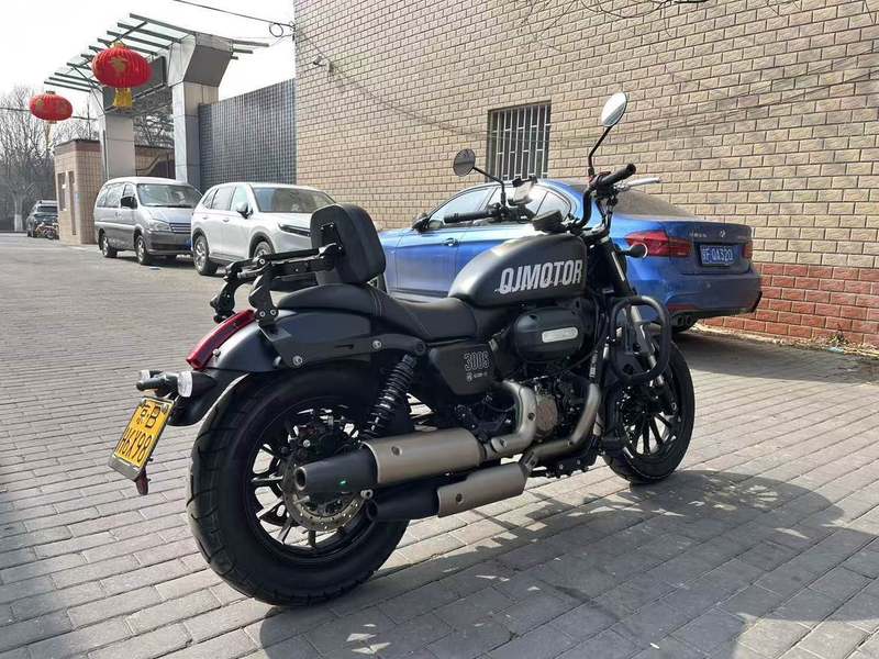 二手QJMOTOR闪300