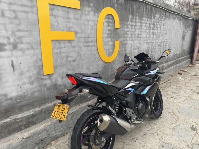 二手豪爵铃木GSX250R