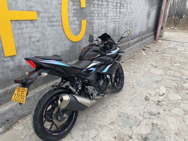 二手豪爵铃木GSX250R