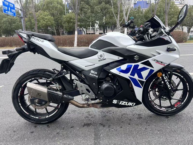 二手豪爵铃木GSX250R