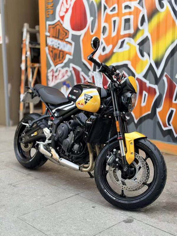 二手凯旋Trident 660