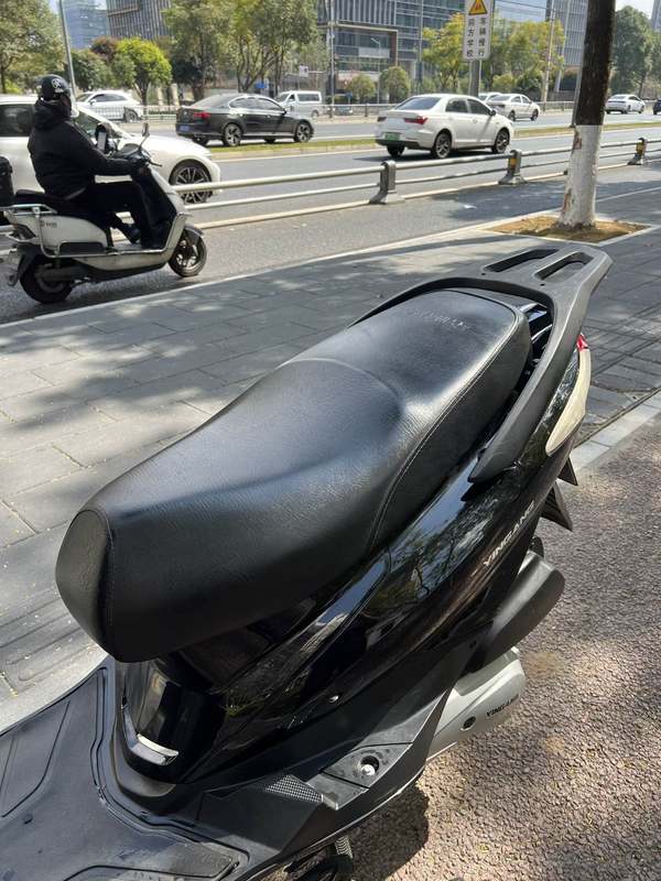 二手银钢侠YG125T-39