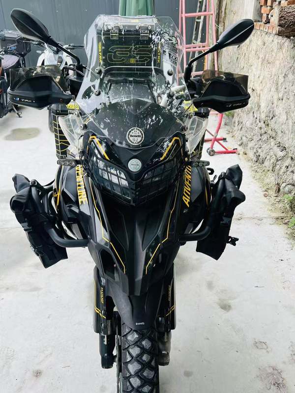 二手贝纳利金鹏 TRK502