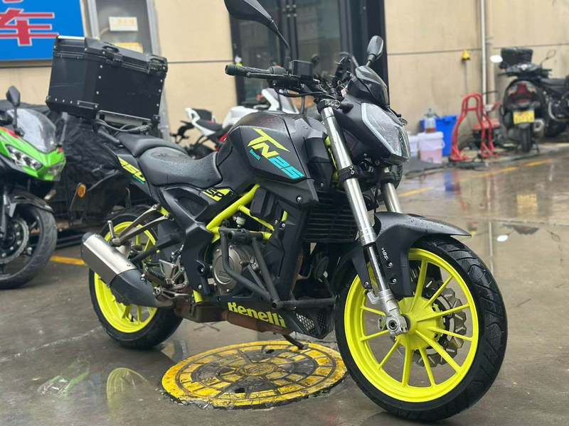 二手贝纳利小黄龙 TNT25