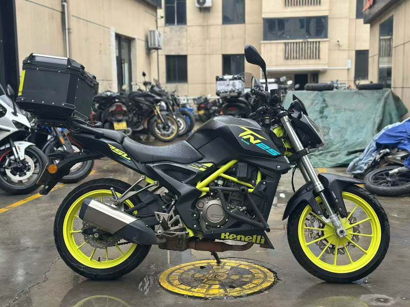 二手贝纳利小黄龙 TNT25