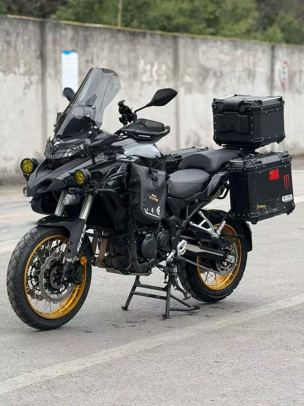 二手贝纳利金鹏 TRK502