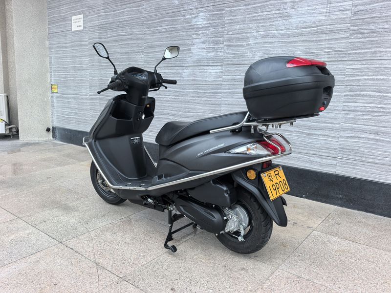 二手五羊本田SCR125