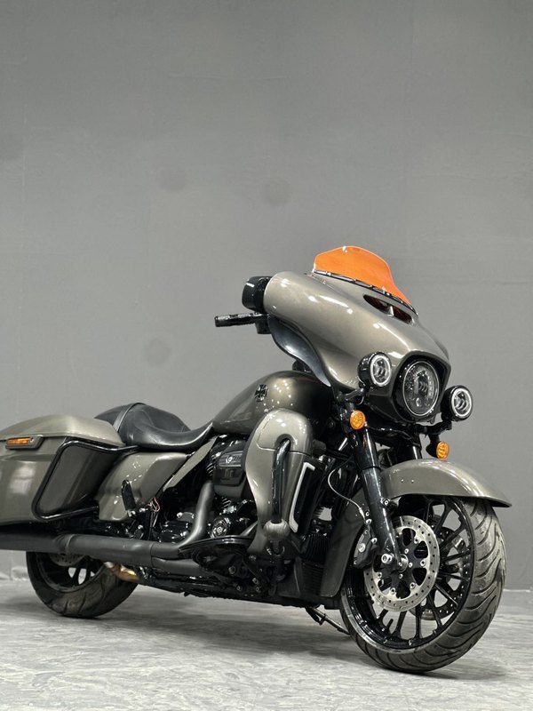 二手哈雷戴维森大道滑翔 Street Glide