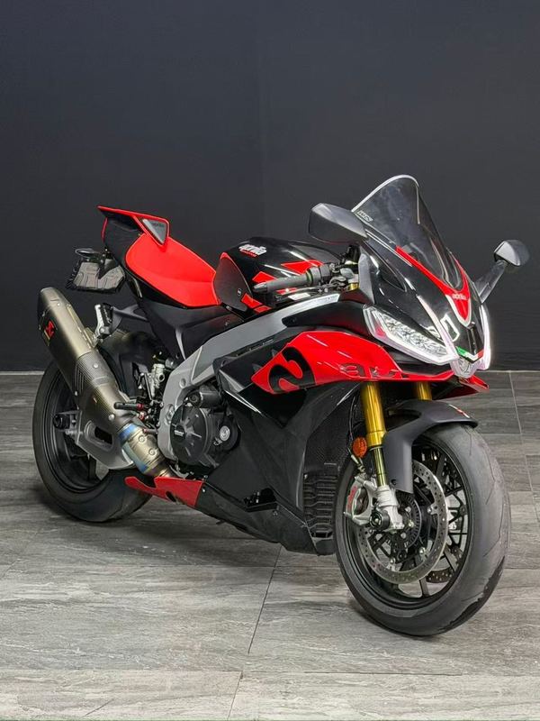 二手阿普利亚RSV4