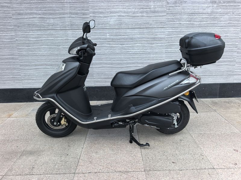 二手五羊本田SCR125