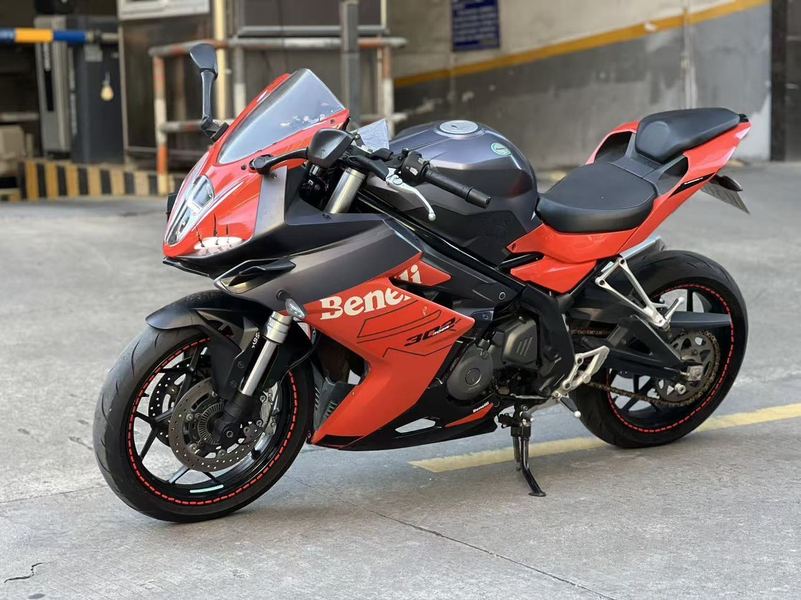 二手贝纳利龙卷风 Tornado 302R