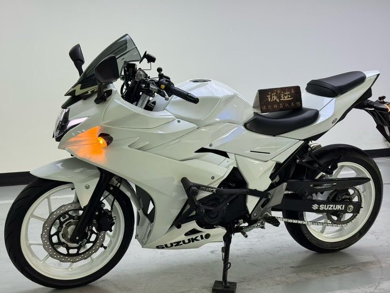 二手豪爵铃木GSX250R